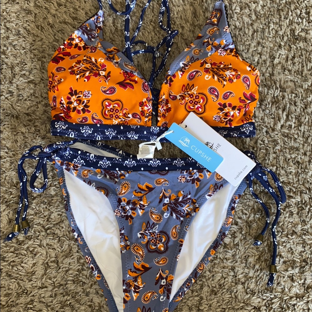 Two piece bikini set